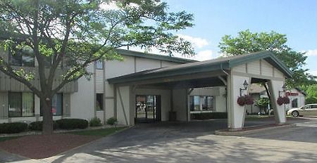 Shawano Four Seasons Resort Exterior photo