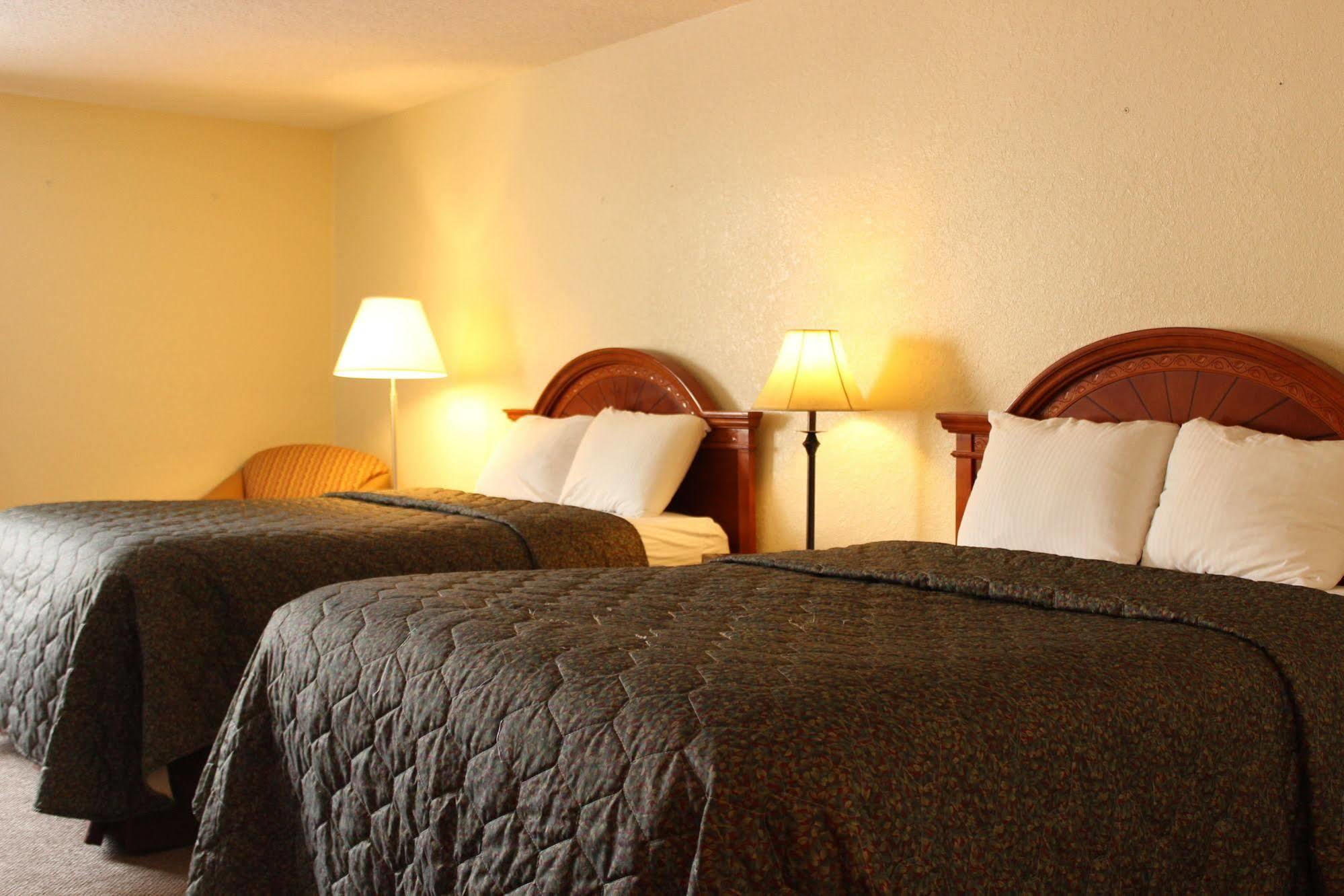 Shawano Four Seasons Resort Exterior photo
