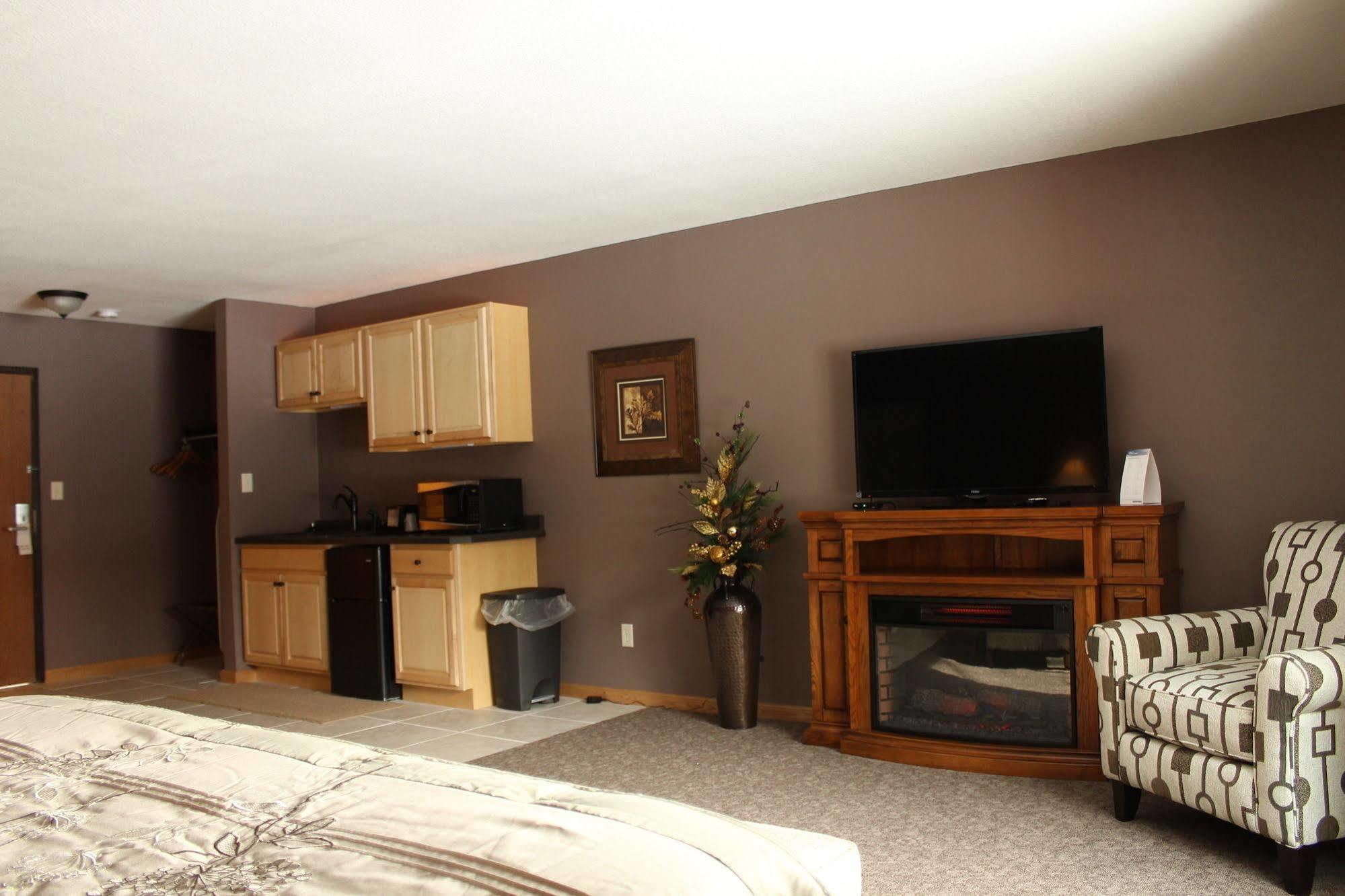 Shawano Four Seasons Resort Exterior photo